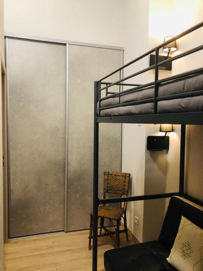 Les Volets Rouges Apartment Кавайон Екстериор снимка