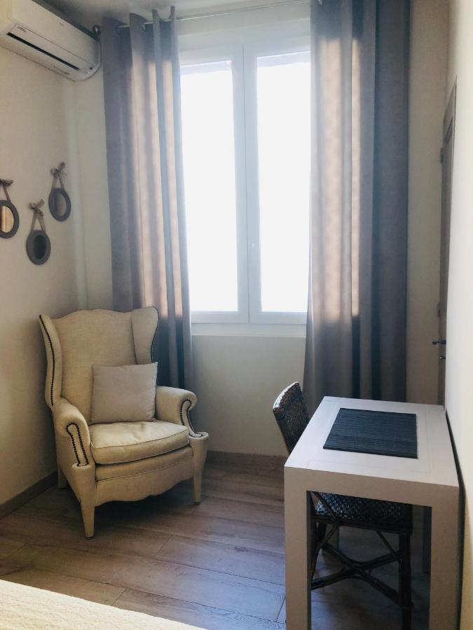 Les Volets Rouges Apartment Кавайон Екстериор снимка