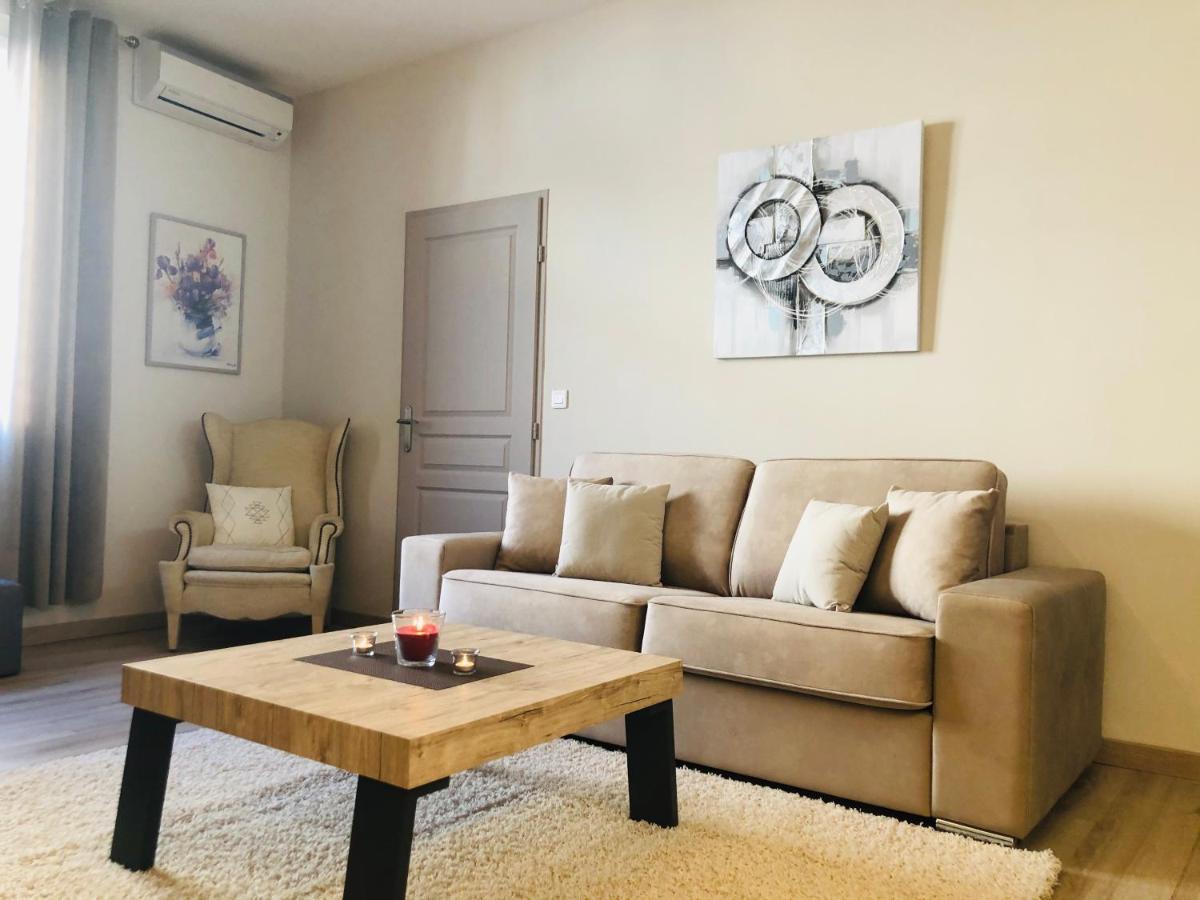 Les Volets Rouges Apartment Кавайон Екстериор снимка