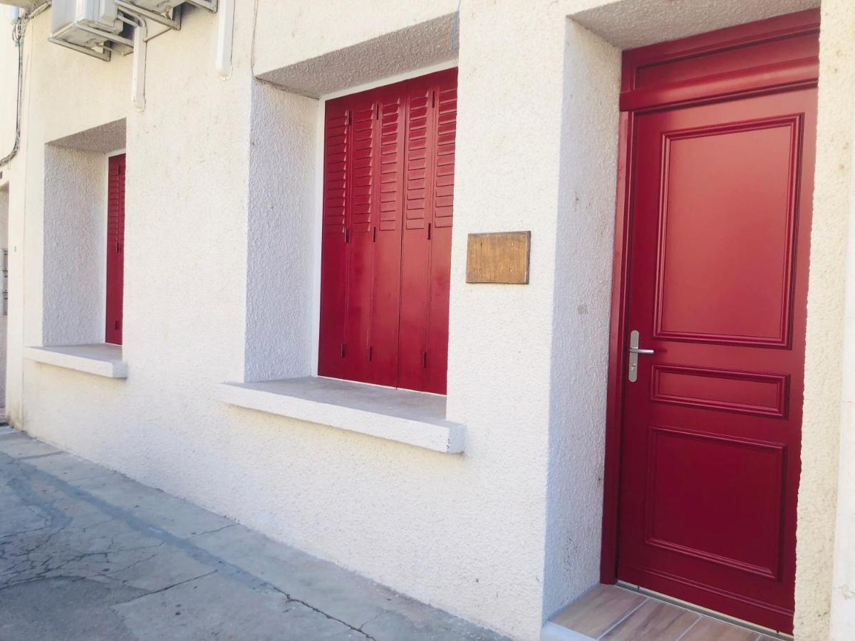 Les Volets Rouges Apartment Кавайон Екстериор снимка